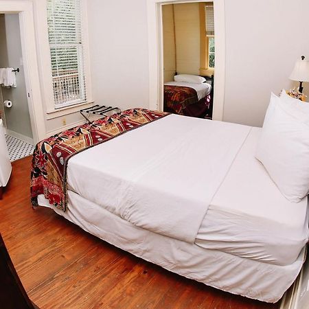 Inn On The Riverwalk Сан Антонио Екстериор снимка