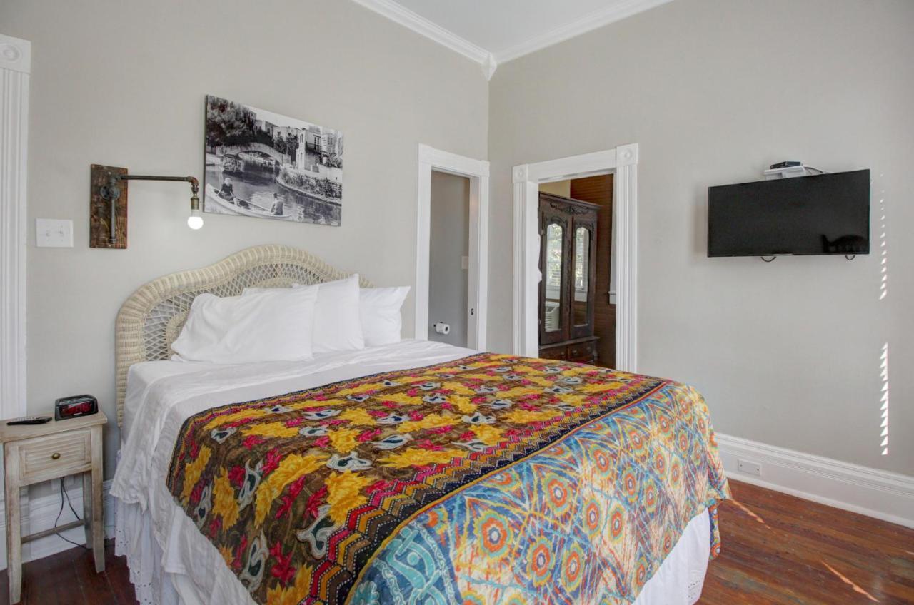 Inn On The Riverwalk Сан Антонио Екстериор снимка